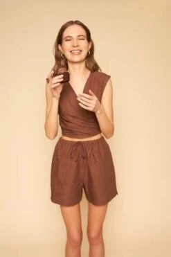Whimsy + RowWhimsy + Row Allison Linen Shorts - Chocolate -AGOLDE Store Allison Shorts in Chocolate Linen 20230214063419 1