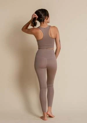 Girlfriend CollectiveCompressive High-Rise Legging Full Length - Limestone 5 Girlfriend CollectiveCompressive High-Rise Legging Full Length - Limestone - Image 3