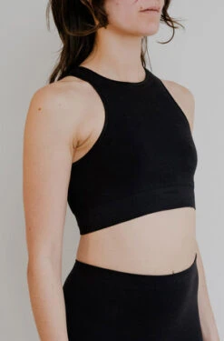 BaserangeOleta Highneck Bra - Black