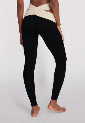 Live The ProcessOrion Legging - Black/Mop 4 Live The ProcessOrion Legging - Black/Mop - Image 2