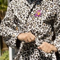 SLOWTIDELakers Robe - Cheetah 10 SLOWTIDELakers Robe - Cheetah -AGOLDE Store Slowtide Lakers Robe Cheetah 20210331215954 2